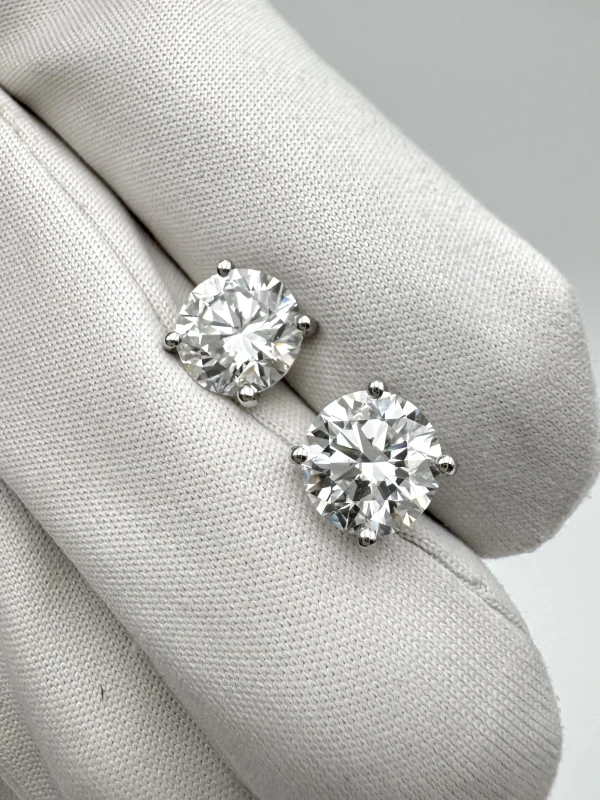 No name ROUND DIAMONDS 1.50-1.50 CT I/VS2 EARRINGS (GIA) NN2.01-2.01CT F/VVS2 5