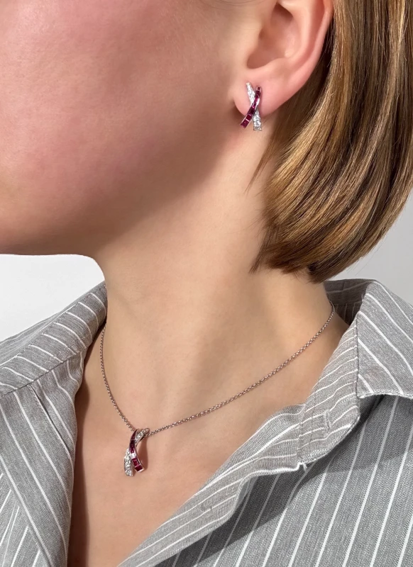 GRAFF KISS RUBY PENDANT RGP 654 2