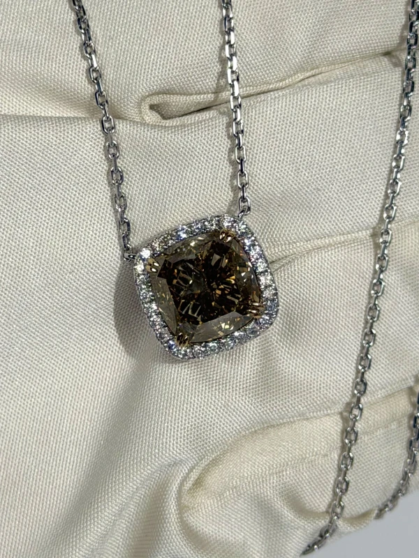 СЕРЬГИ NO NAME CUSHION DIAMOND 10.02 CT FANCY BROWN-YELLOW PENDANT (GIA) NN10.02CTFBY/SI2 5
