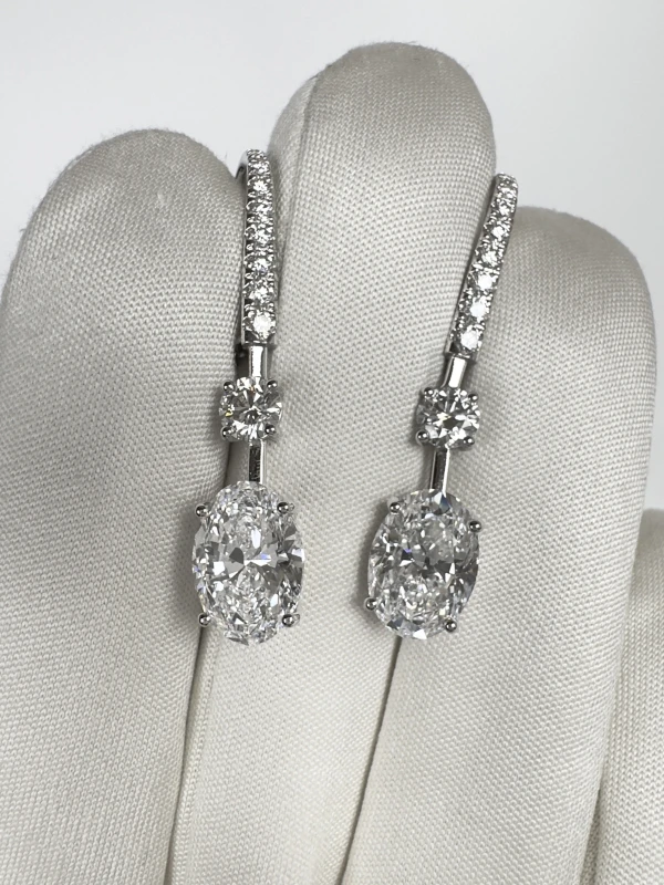 Earrings without a brand OVAL DIAMOND 2.50 - 2.51 CT D/VS1 EARRINGS (GIA) 2.50-2.51 4