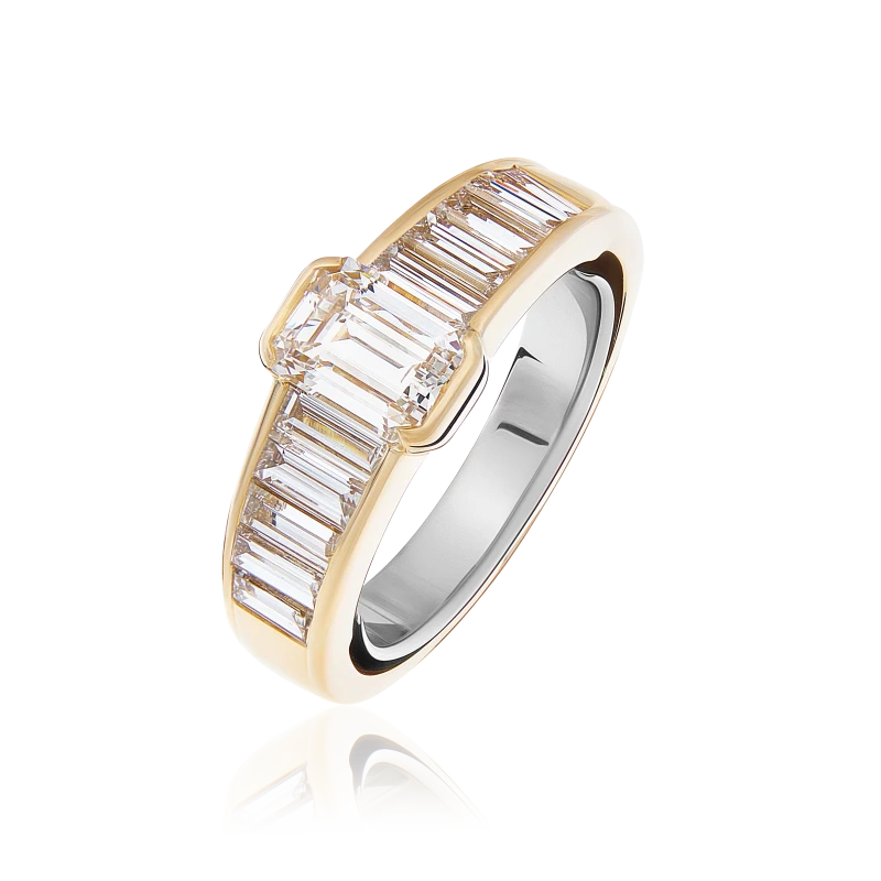 EMERALD CUT  0.85 CT DIAMONDS RING (SIZE 51)