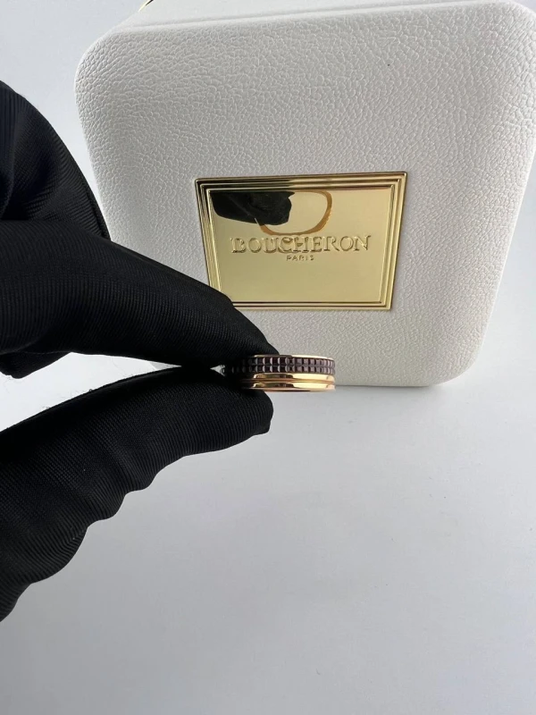Boucheron quatre classique JAL00292 2
