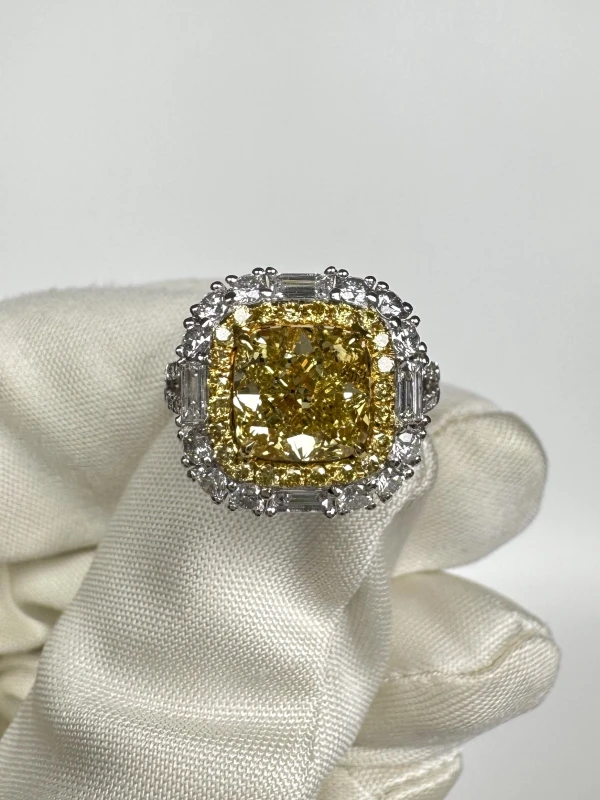 No name CUSHION DIAMOND 2.00 CT FANCY YELLOW/SI1 nn2.00 FY/SI1 2