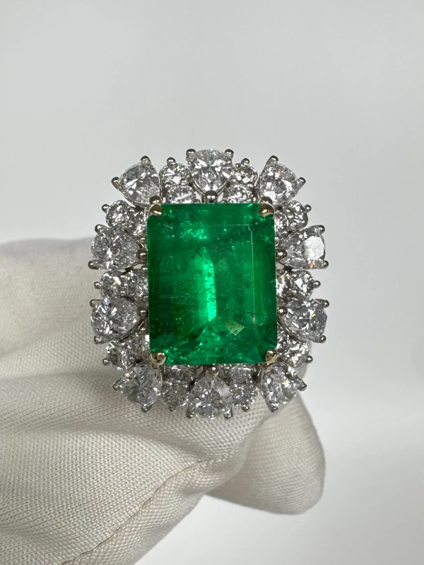 No name EMERALD 5.44 CT GREEN RING (GRS) NN5.44 CT 2