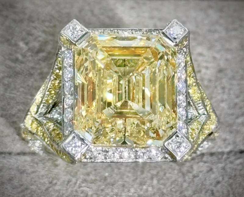 No name DIAMOND 8.66 CT FANCY LIGHT YELLOW/VS1 RING (GIA) NN8.66CT 5