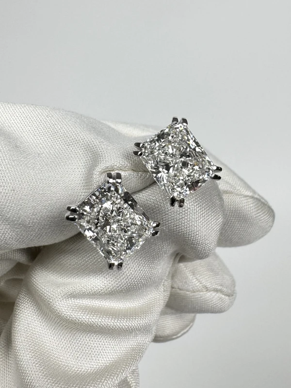 Earrings without a brand RADIANT DIAMOND 3.00 - 3.00 CT G/VS1 EARRINGS NN3.00-3.00G/VS 5