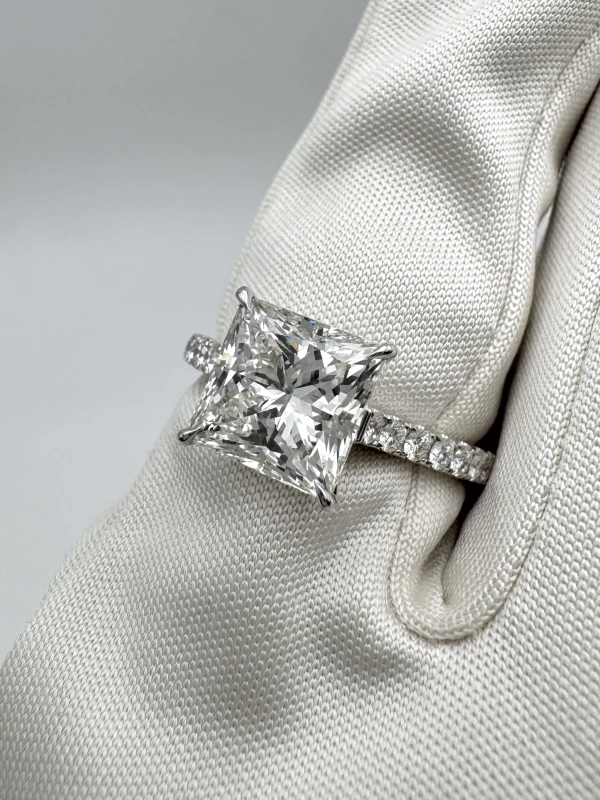 No name SQUARE DIAMOND 3.01 CT G/VVS2 RING (GIA) nn3.01ct G/VVS2 4