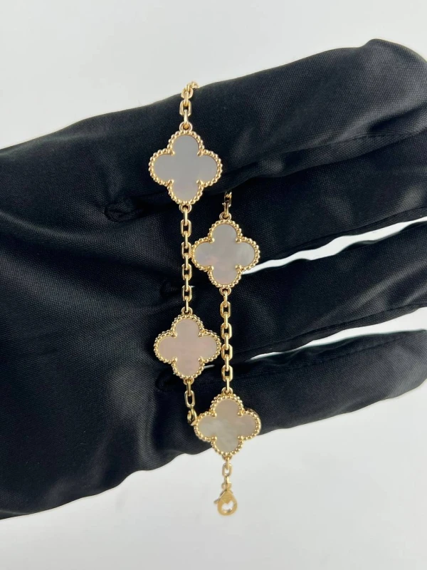 Van Cleef & Arpels VINTAGE ALHAMBRA BRACELET, 5 MOTIFS VCARA41800 4