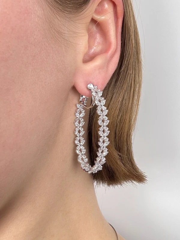 GRAFF Classic Butterfly Diamond Oval Hoop Earrings RGE1984 2