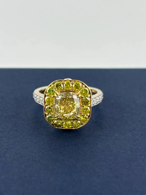 No name FANCY BROWNISH GREENISH YELLOW 2.07CT 2