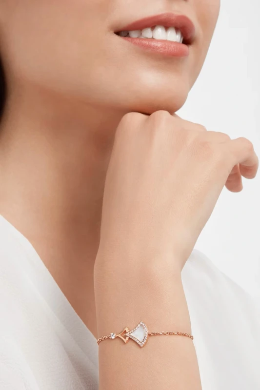 Bvlgari DIVAS’ DREAM BRACELET 358684 3