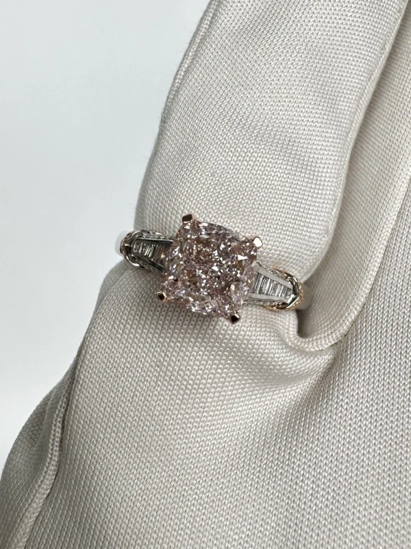 No name CUSHION DIAMOND 2.02 CT FANCY LIGHT BROWN-PINK/VS1 RING (GIA) NN2.02CT FLBP/VS 3