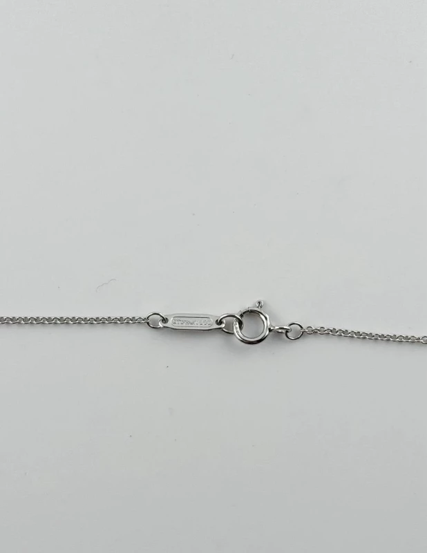 Tiffany & Co MODERN OPEN MINI DIAMOND KEY PENDANT, WHITE GOLD GRP10439 9