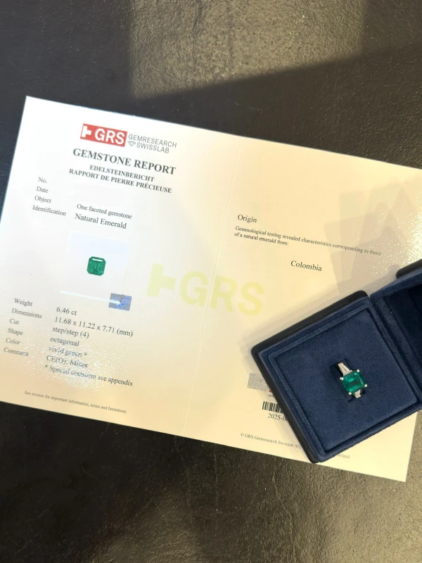 Earrings without a brand EMERALD 6.46 CT VIVID GREEN RING, COLOMBIA NN6.46 7