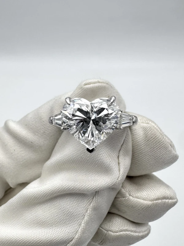 Earrings without a brand HEART DIAMOND 5.02 CT D/INTERNALLY FLAWLESS RING (GIA) NN5.02D/IF 2
