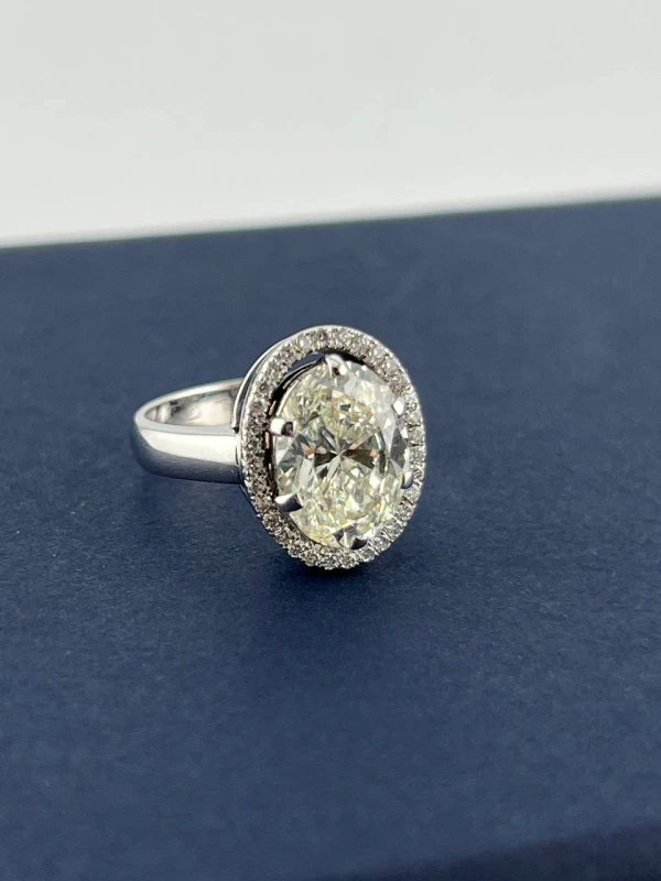 No name С БРИЛЛИАНТОМ 3.45 CT M/SI1 3.45 CT M/SI1 2