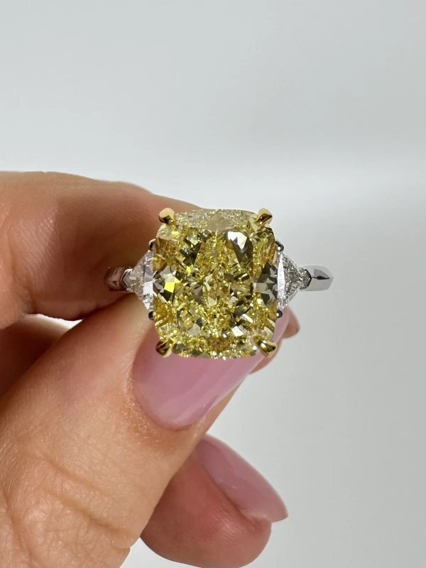 Graff С БРИЛЛИАНТОМ 5.60 CT FANCY YELLOW/VVS2 5.60 CT FANCY YELLOW/VVS2 2