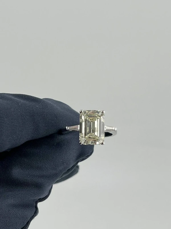 No name С БРИЛЛИАНТОМ 5.15 СТ K/SI2 5.15 ct. K/SI2 3