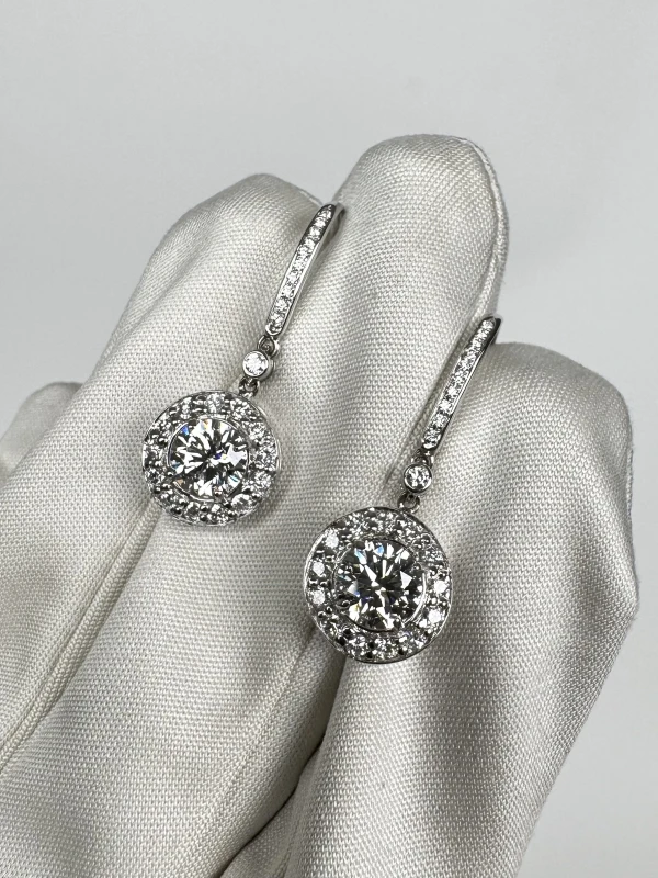 No name С БРИЛЛИАНТАМИ 1.80 CT F/VS2 1.80 карат F/VS2 4