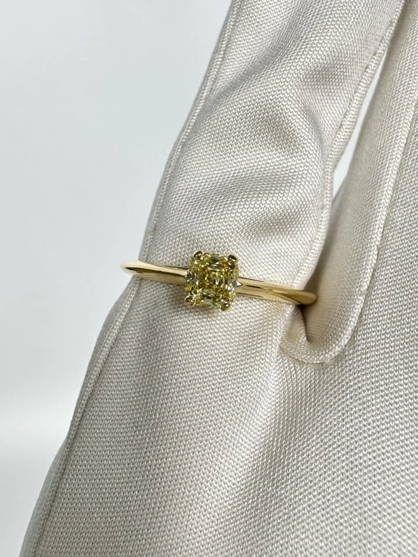 Tiffany & Co КОЛЬЦО С БРИЛЛИАНТОМ 0,61 CT FY/VS 0,61 ct FY/VS 5