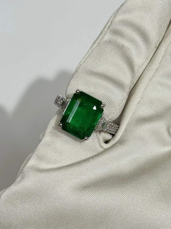 Verdi Jewellery КОЛЬЦО С ИЗУМРУДОМ 7.72 CT A17A 4