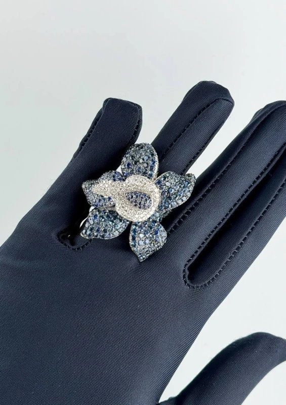RalfDiamonds SAPPHIRES 9.70 CT & DIAMOND 1.30 CT FLOWER RING, WHITE GOLD RD 9.70 CT/1.30 CT 4