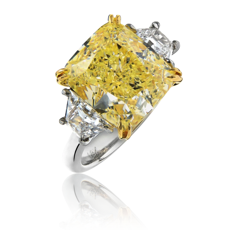 Earrings without a brand CUSHION DIAMOND 6.28 CT FANCY LIGHT YELLOW/VVS2 RING (GIA) NN6.28 CT FLY/VVS2 1