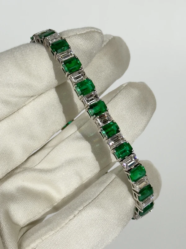 Earrings without a brand EMERALD 9.65 CT AND DIAMOND 11.26 CT BRACELET NN9.65CT 2