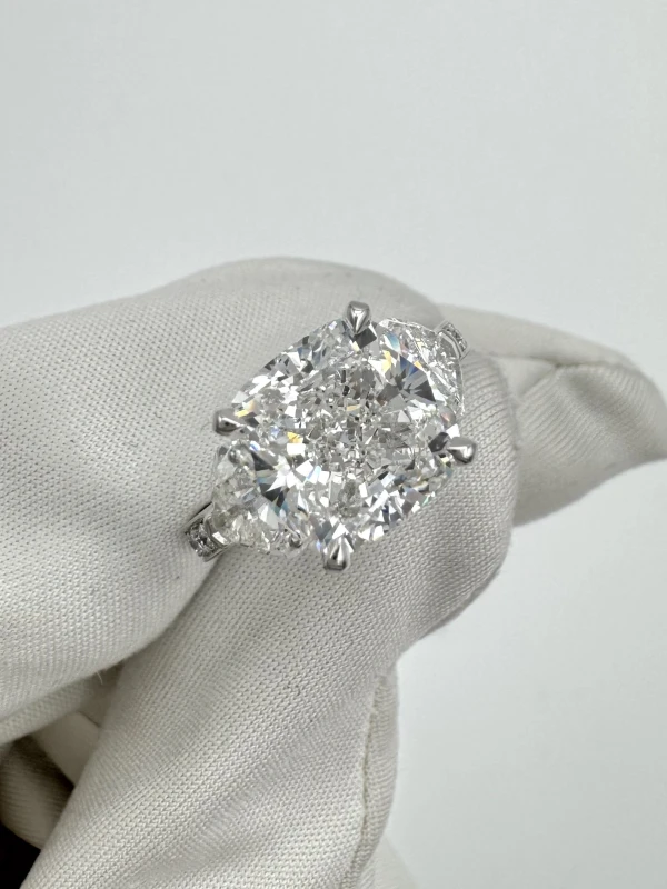GRAFF Promise Cushion Cut Diamond 4.59 ct G/VS1 High Jewellery Ring (SIZE 49) GR4.59CT 5