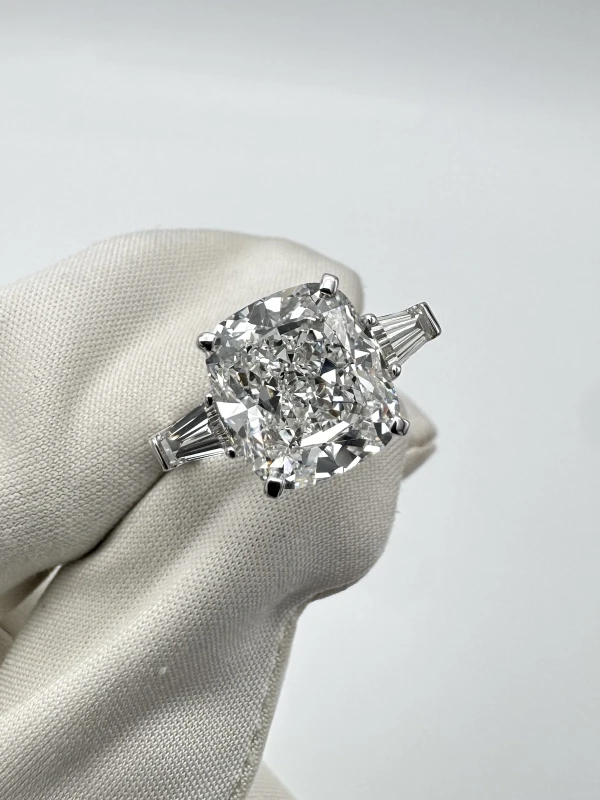 DeRosa CUSHION DIAMOND 5.01 CT G/VS1 RING (GIA) R443550B 3