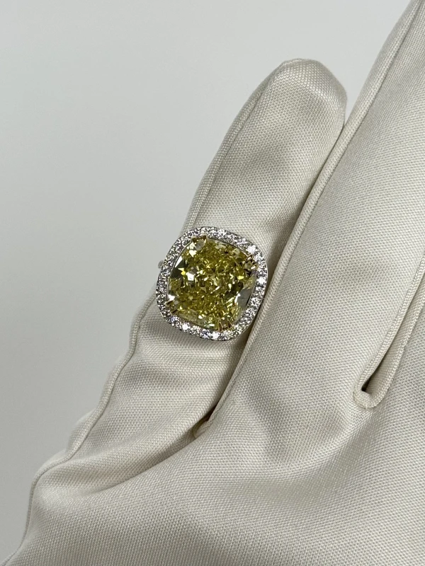 Earrings without a brand DIAMOND RING 10.02CT Fancy Yellow/SI1 MGU NN10.02CT Fancy Yellow/SI1 MGU 5