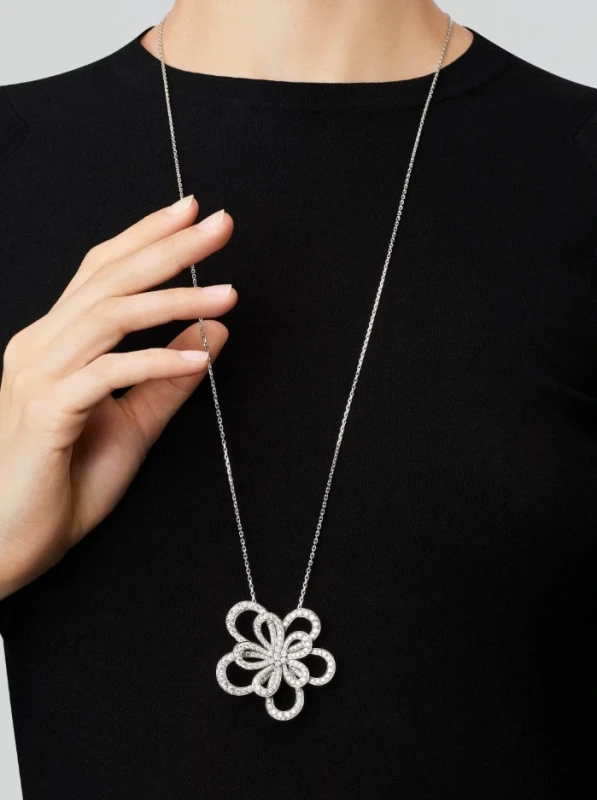 Van Cleef & Arpels Flowerlace Clip and Pendant VCARP0I300 2