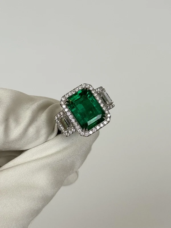 No name COLOMBIAU EMERALD (GIA) 1618EMERALD 5