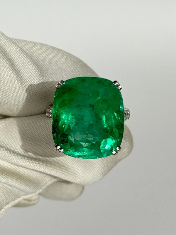 Earrings without a brand COLOMBIA EMERALD GREEN 29.59 CT RING (GRS) nn29.59 2