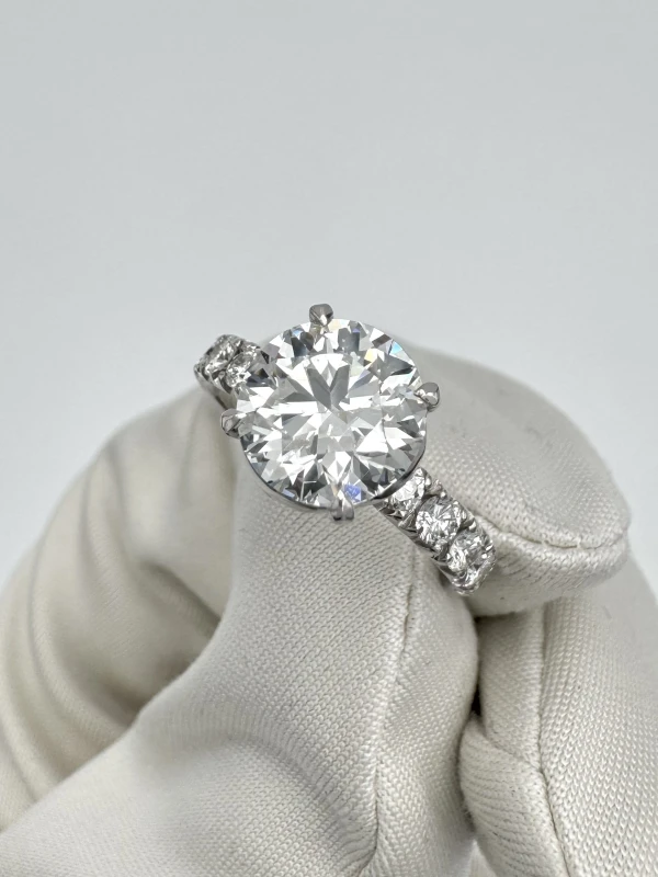 СЕРЬГИ NO NAME ROUND DIAMOND 2.02 F/VS2 CT RING (GIA) 2.02 CT ROUND DIAMOND RING 3