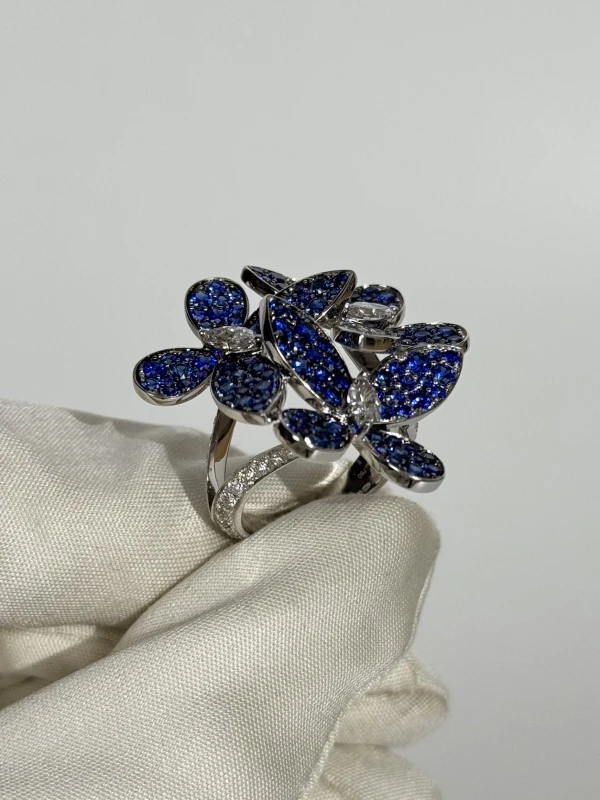 Graff TRIPLE PAVÉ BUTTERFLY RING GR 3.82 CT 3