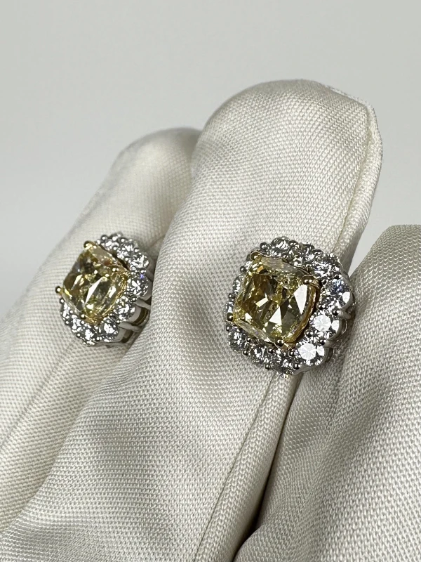 Earrings without a brand DIAMOND EARRINGS  2.01-2.01 CT FANCY LIGHT YELLOW/VS2 (GIA) EARRINGS  2.01-2.01 CT FANCY LIGHT YELLOW/VS2 (GIA) 3