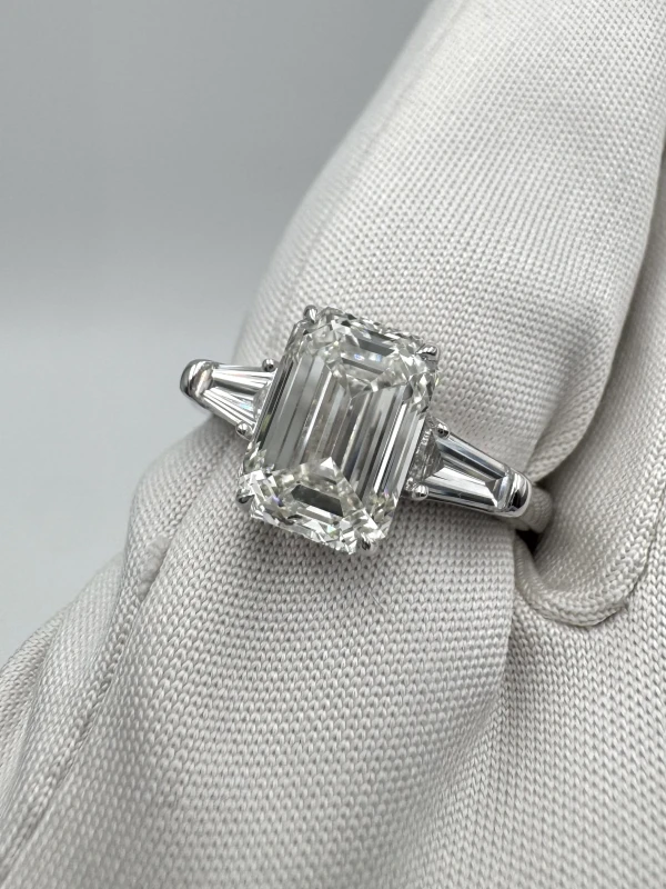 Earrings without a brand EMERALD DIAMOND 3.01 CT J/VS2 RING (GIA) EXEX 012-3.01 3