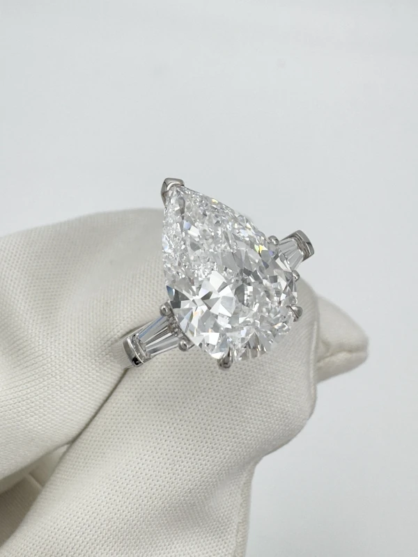 Earrings without a brand PEARSHAPE 4.06 CT D/IF DIAMOND RING (SIZE 53) nn4.06ct 4