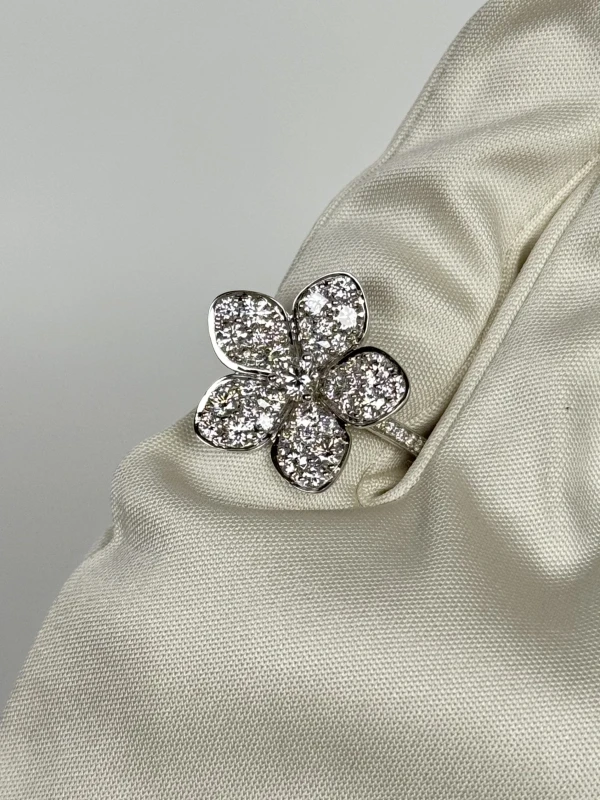 Graff WILD FLOWER LARGE PAVÉ DIAMOND RING (SIZE 53) RGR852 4