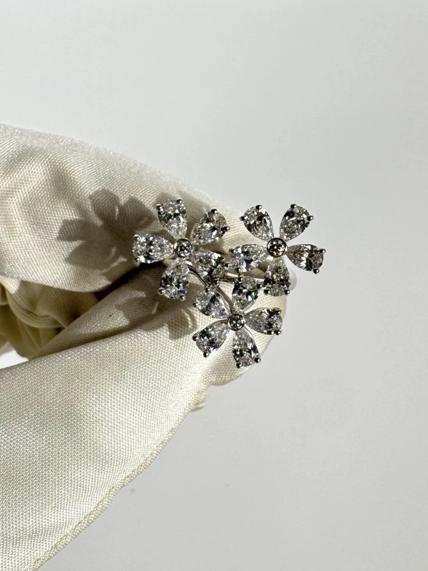 DeRosa FLOWER DIAMOND 2.58 CT F-G/VVS-VS RING (SIZE 53) R495293 2