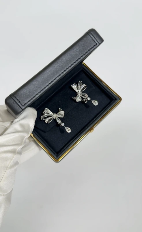 GRAFF Tilda's Bow Classic Diamond Drop Earrings RGE1276 4