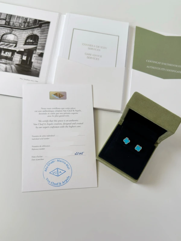 Van Cleef & Arpels. SWEET ALHAMBRA EARSTUDS VCARA44500 5