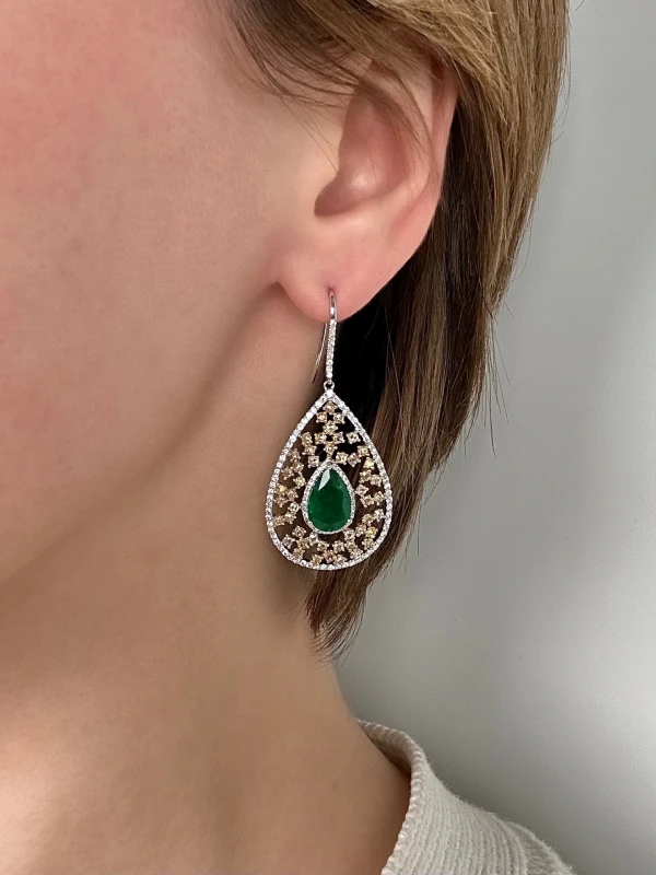 Earrings without a brand СЕРЬГИ С ИЗУМРУДАМИ 3.15 CT - 3.00 CT 3.15 CT - 3.00 CT 2