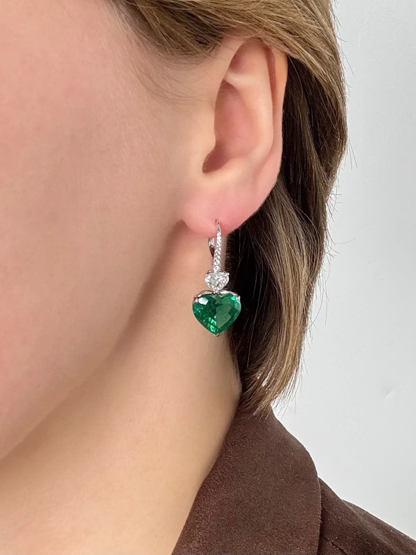 Earrings without a brand С ИЗУМРУДАМИ 6.08 CT - 5.81 CT 6.08 CT - 5.81 CT 5