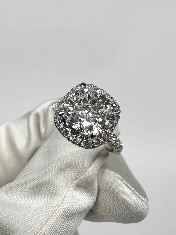 Earrings without a brand CUSHION DIAMOND 3.01 CT D/VVS2 RING (GIA) NN3.01D 4
