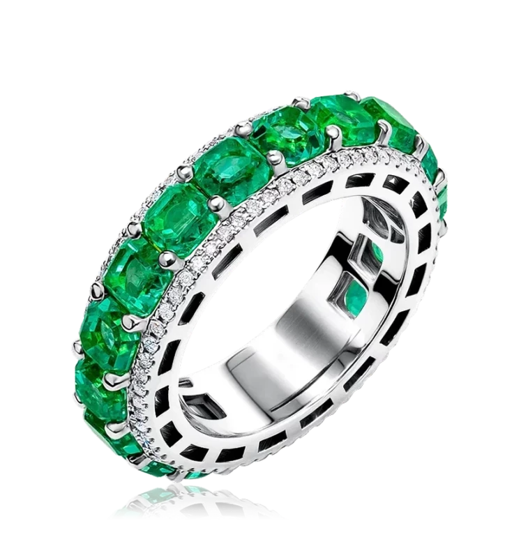 EMERALD AND DIAMOND RING