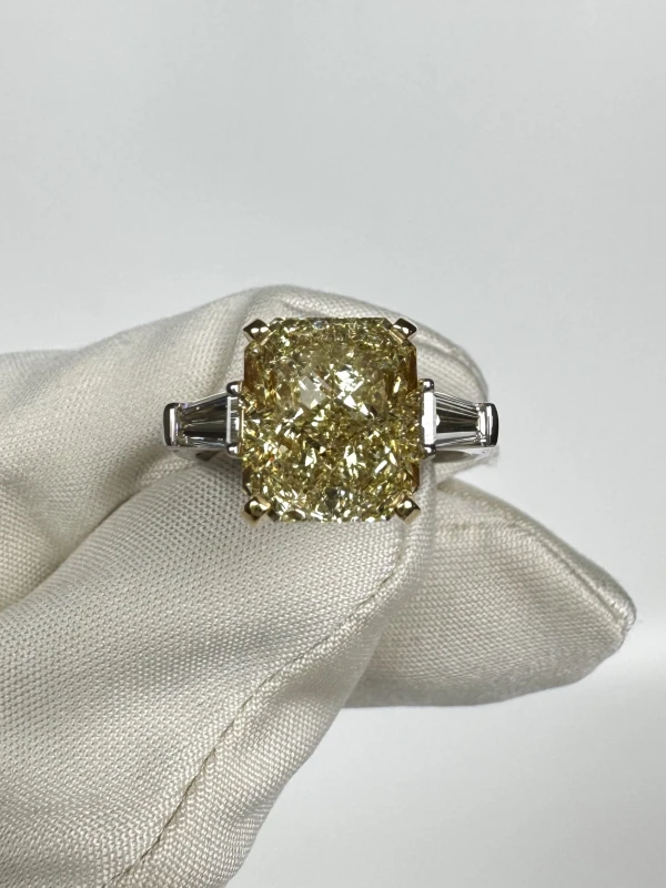 No name RADIANT DIAMOND 5.03 CT Y-Z/VS2 RING (GIA) NN5.03CT 2