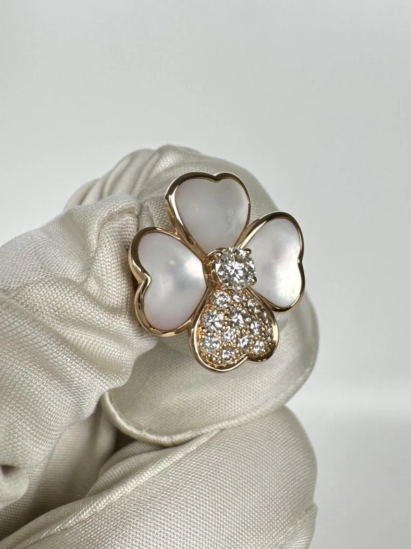 Van Cleef & Arpels. COSMOS BROOCH VCARO5BV00 4
