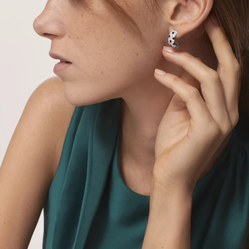 Cartier Panthère de Cartier earrings, paved N8515211 2